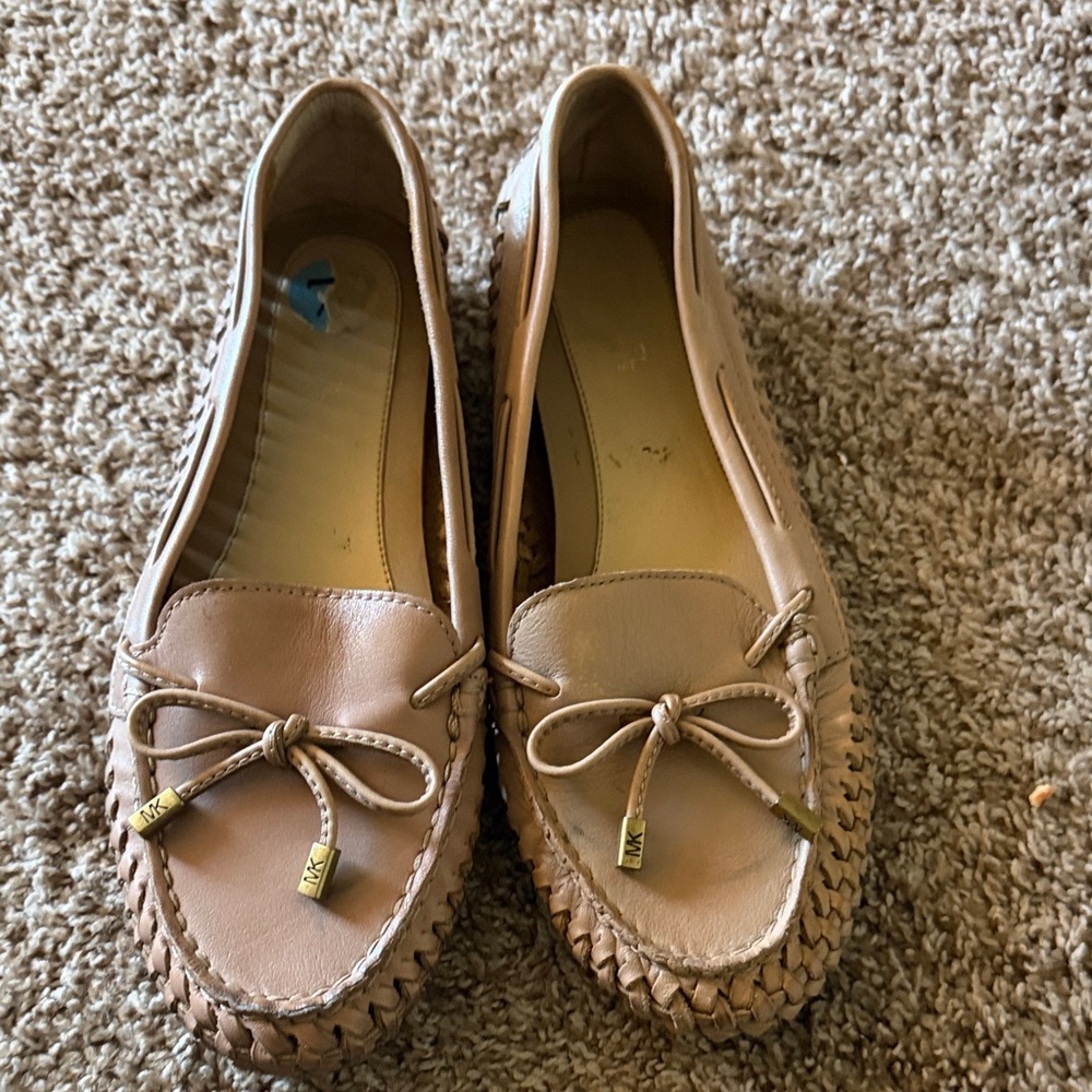 Michael Kors Beige Moccasins with Bow Detail